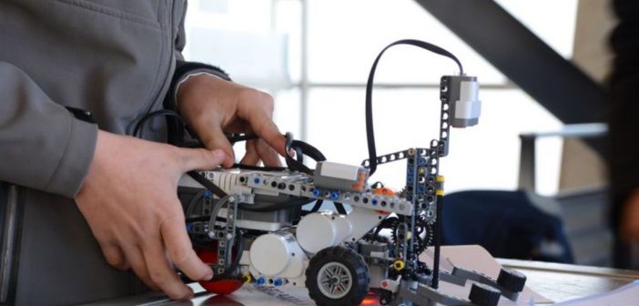 Juventud organiza dos nuevos talleres de Robótica con Mbot para adolescentes y jóvenes los próximos viernes Taller de robótica