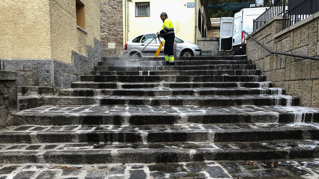 Limpieza Calle María Cristina y escaleras