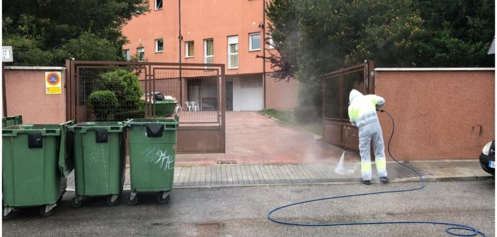 Limpieza en alrededores de la Residencia Orpea San Lorenzo