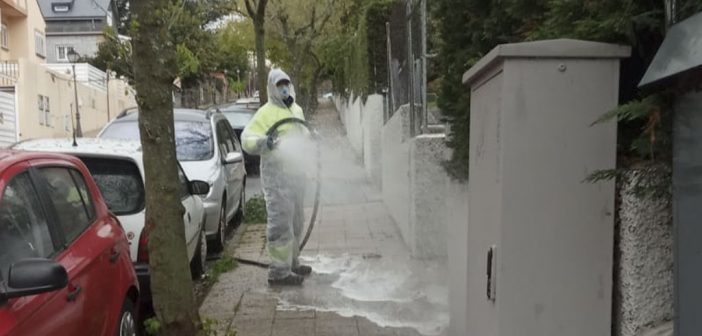 Limpieza y desinfección de la calle Quintamora