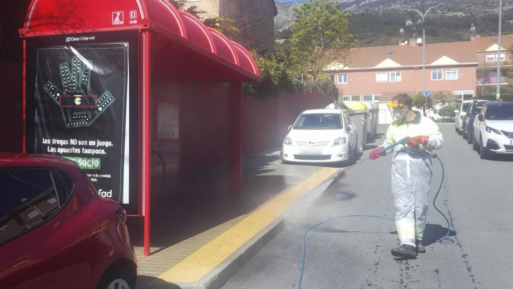 Limpieza y desinfección de diversas calles durante el 3 y 4 de abril