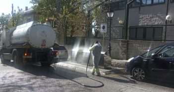 Limpieza y desinfección de la calle Infantes y aledañas