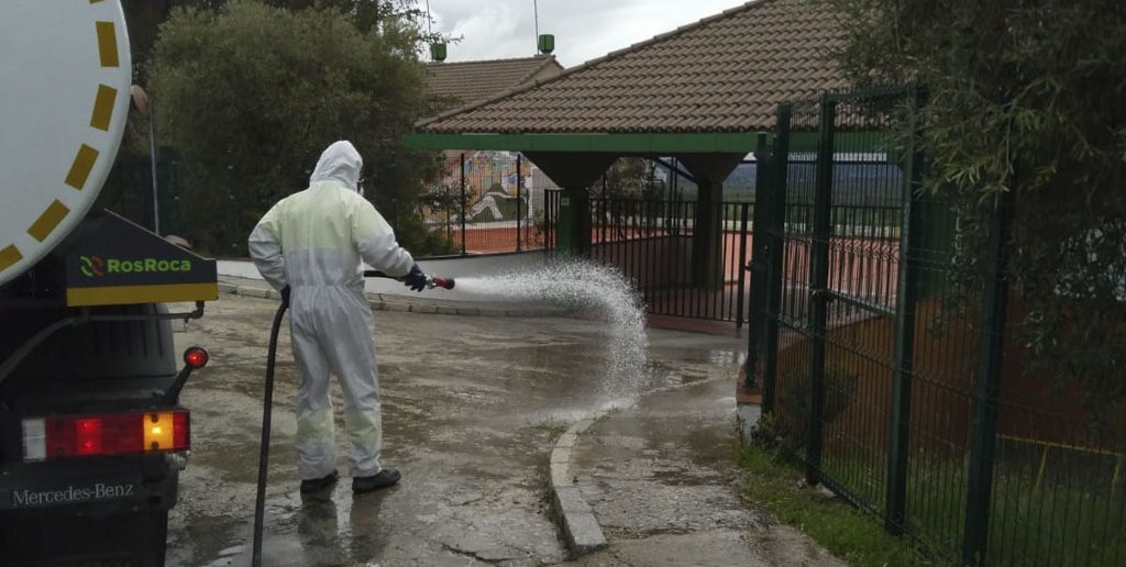 Limpieza y desinfección de Urbanización La Pizarra