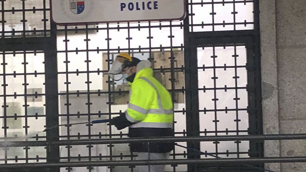 Limpieza y desinfección de zonas publicas días finales de marzo