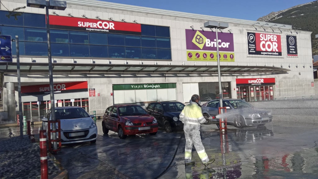 Limpieza y desinfección de acceso a zonas comerciales