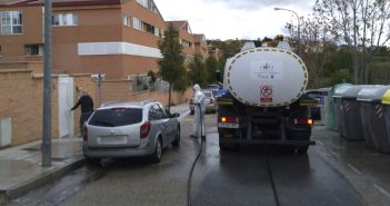 Limpieza y desinfección de la calle Luciano García de Castro y alrededores