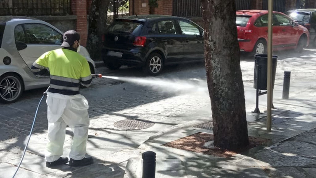 Limpieza y desinfección de el barrio del Plantel