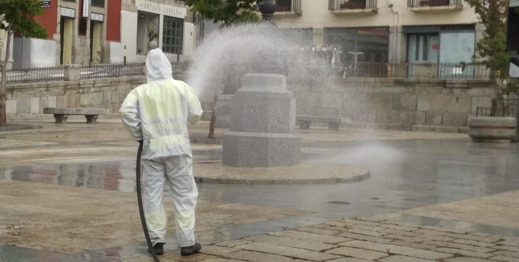 Limpieza y desinfección de la Urbanización La Pizarra