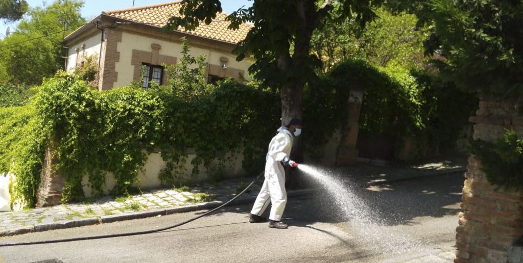 Limpieza y desinfección diversas calles finales de mayo