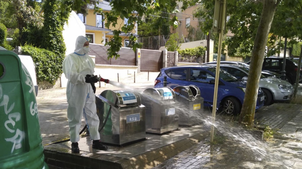 Limpieza y desinfección paseo de los Alamillos y alrededores