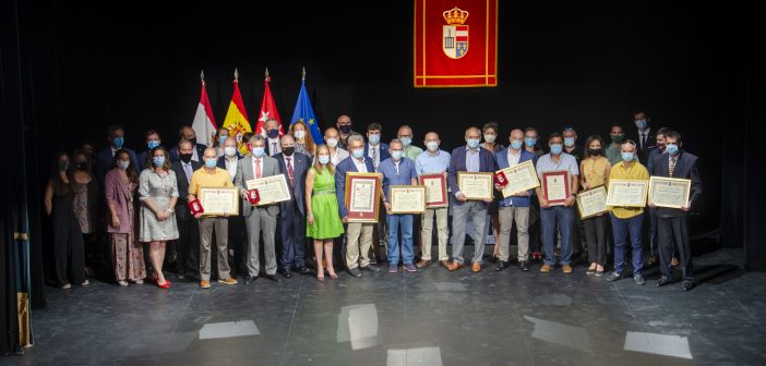 Representantes de los colectivos que reciben la Medalla de Oro del Real Sitio