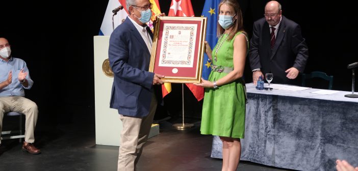 Entrega Medalla de Oro del Real Sitio al Pueblo de San Lorenzo de El Escorial