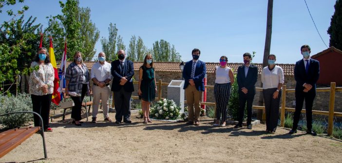 Homenaje a los afectados por el COVID