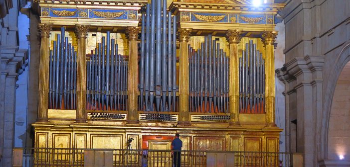 Organo basílica del Monasterio
