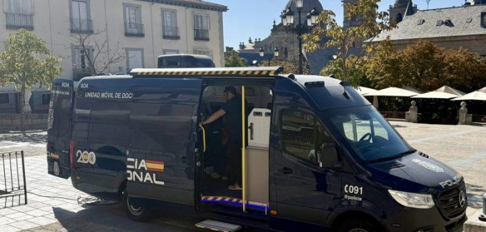 Unidad Móvil de la Policía Nacional